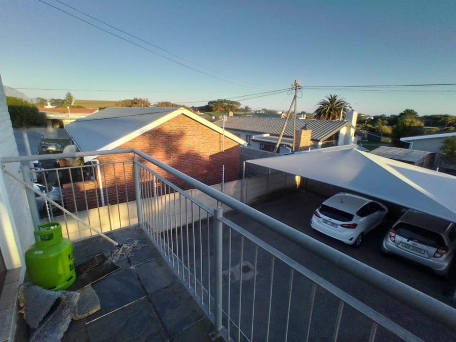 2 Bedroom Property for Sale in Sandbaai Western Cape